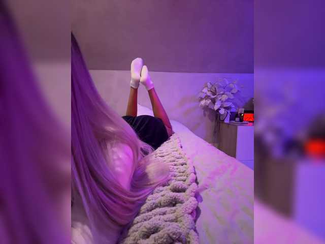 HollyPolly111 live cam on BongaCams