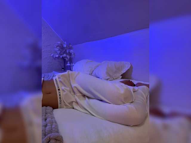 HollyPolly111 live cam