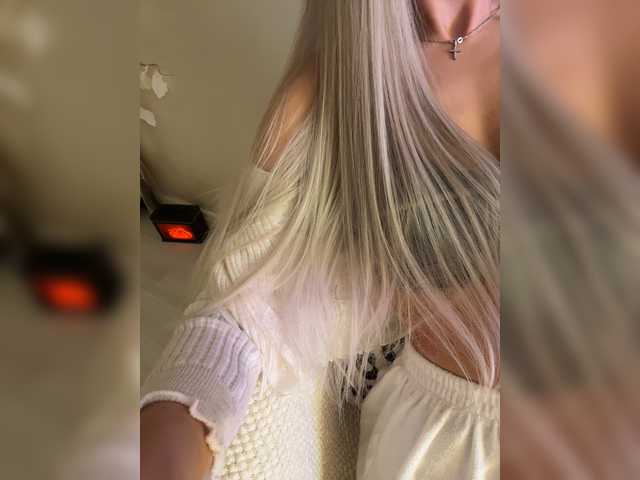 HollyPolly111's BongaCams show and profile