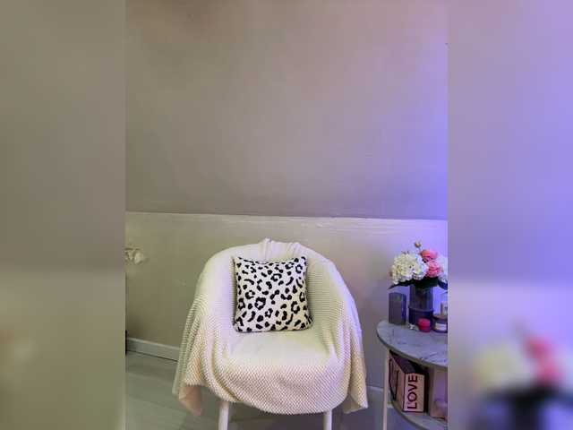 HollyPolly111's BongaCams show and profile