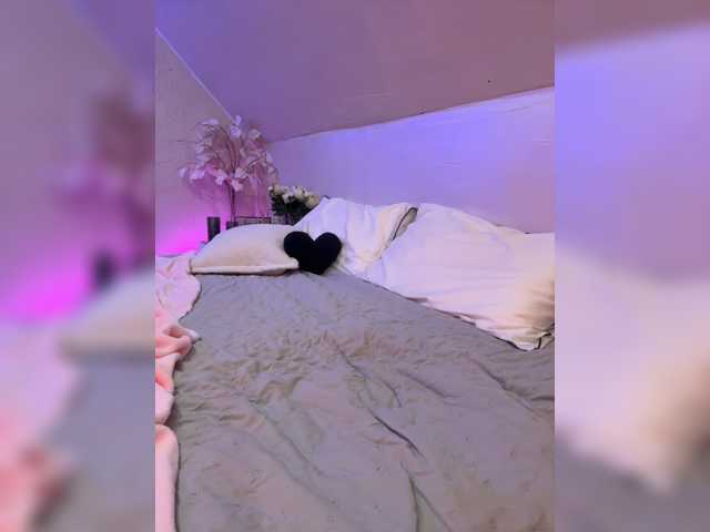 PauLiiine live cam preview