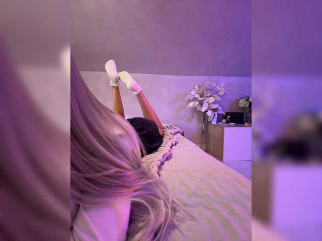 HollyPolly111 live cam on BongaCams