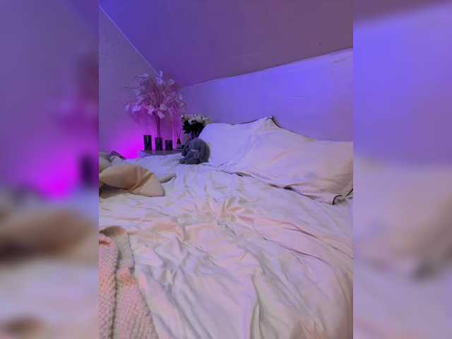 HollyPolly111 live cam on BongaCams
