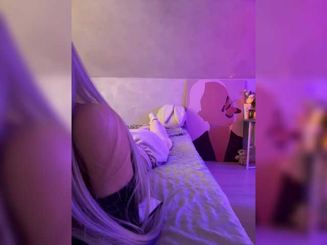 HollyPolly111 live cam