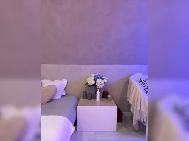 HollyPolly111 live cam on BongaCams
