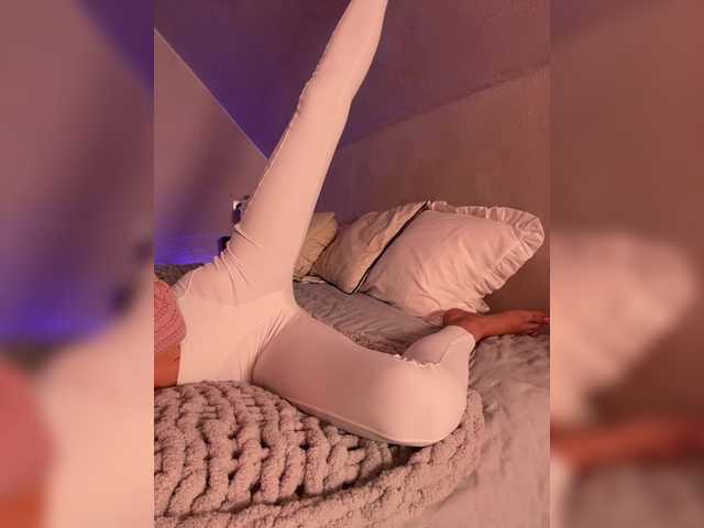 HollyPolly111 live cam on BongaCams