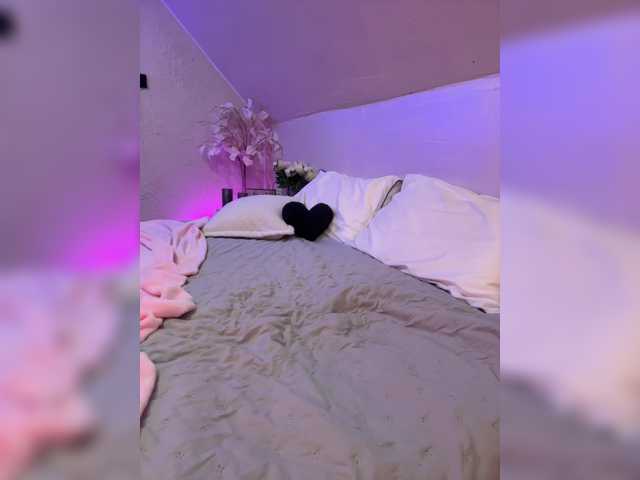 PauLiiine live cam preview