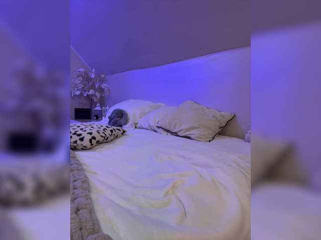 HollyPolly111 live cam on BongaCams