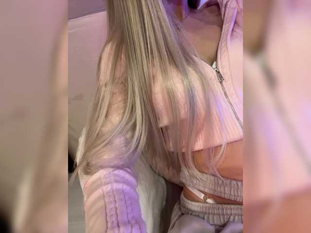  HollyPolly111 chat room