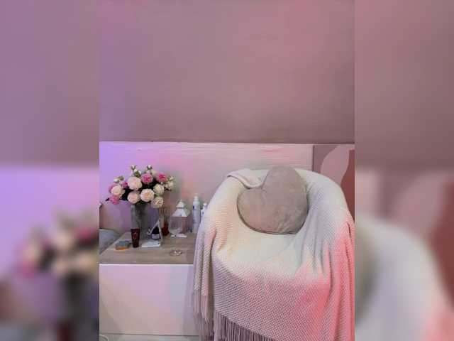 PauLiiine live cam preview