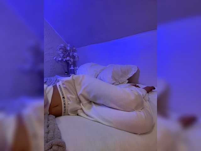 HollyPolly111 live cam