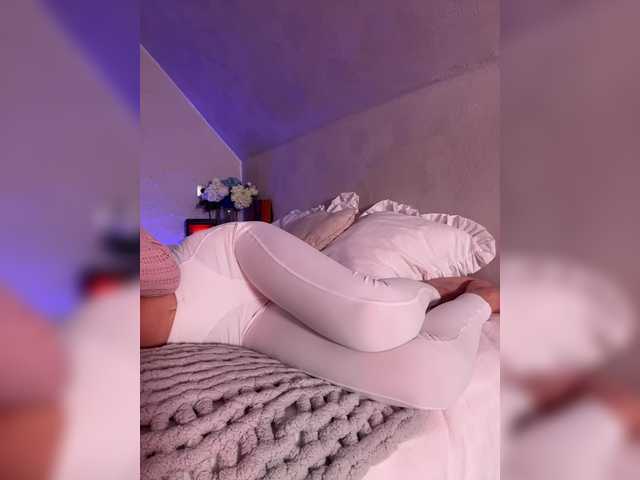 HollyPolly111 live cam on BongaCams