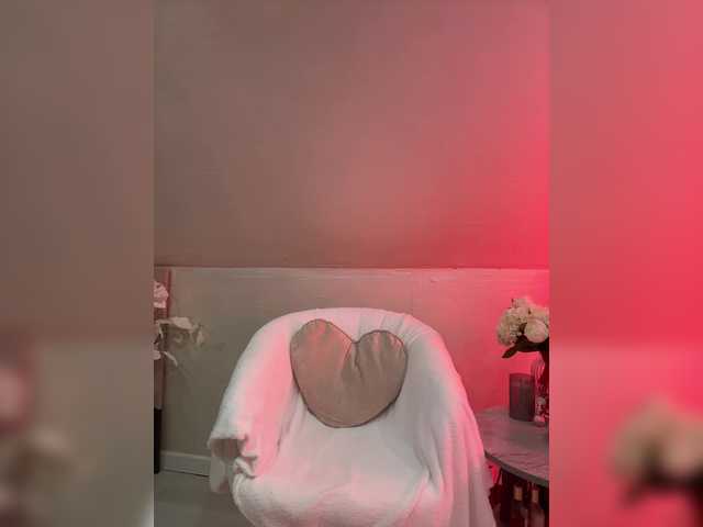 HollyPolly111's BongaCams show and profile