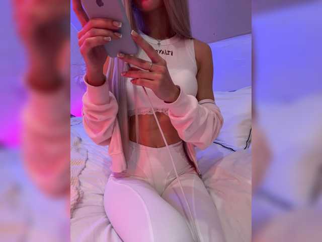 HollyPolly111 live cam on BongaCams