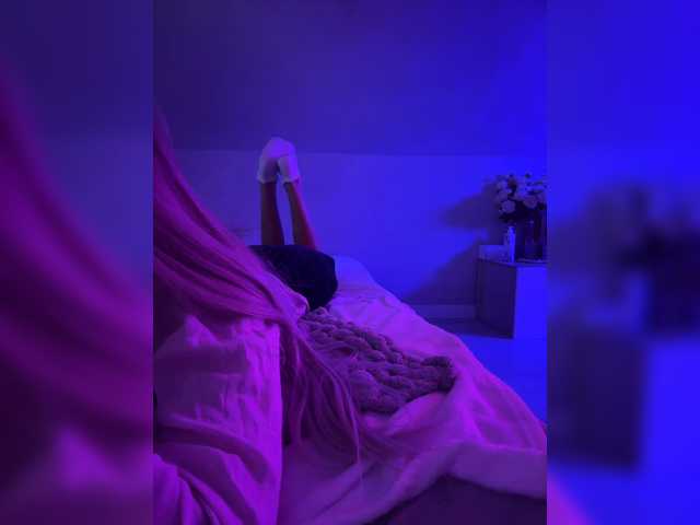 hollypolly111 cam belle