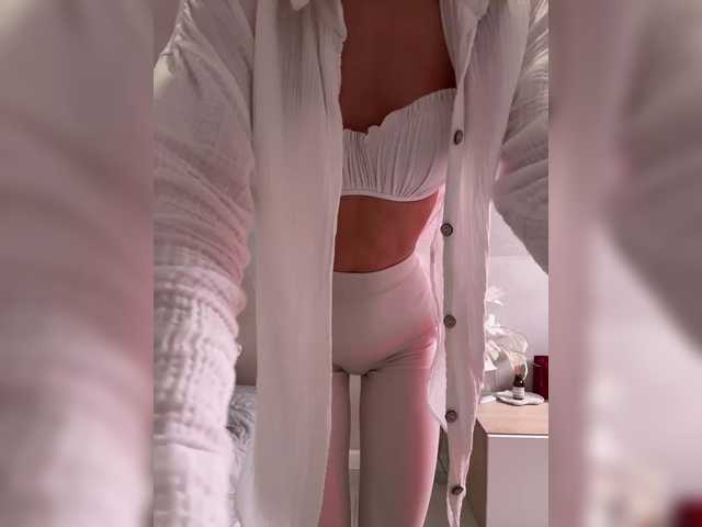 HollyPolly111 live cam on BongaCams