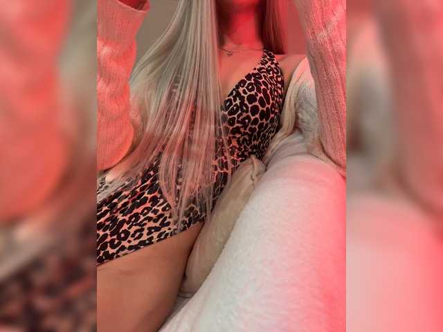 HollyPolly111's BongaCams show and profile