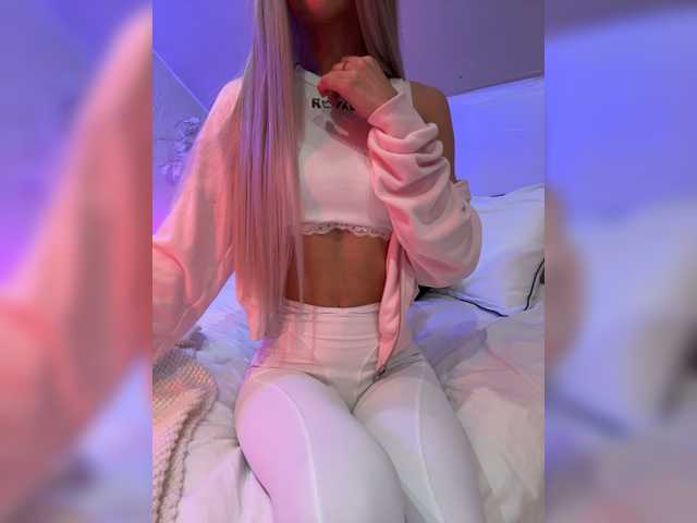 HollyPolly111 live cam on BongaCams