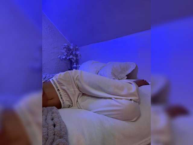 HollyPolly111 live cam