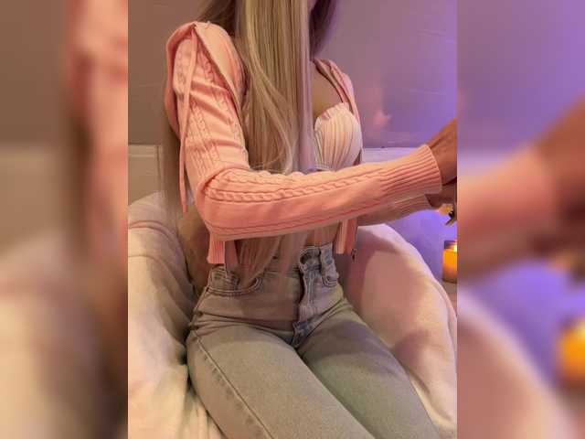 HollyPolly111's BongaCams show and profile