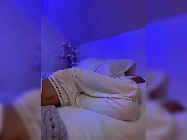 HollyPolly111 live cam