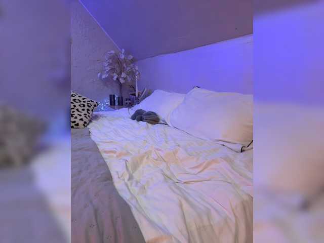 HollyPolly111 live cam on BongaCams