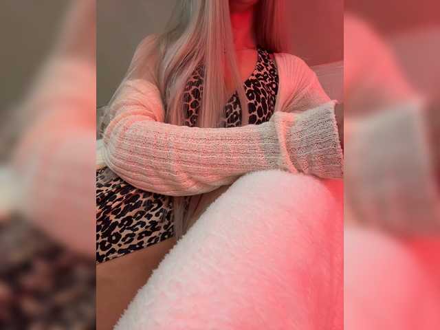 HollyPolly111's BongaCams show and profile