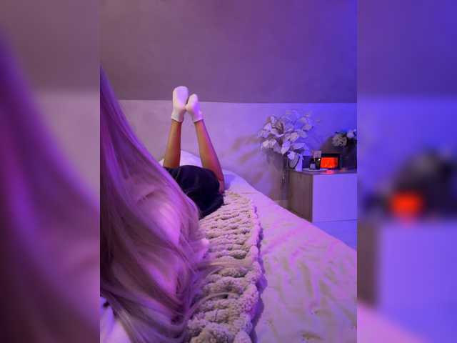 HollyPolly111 live cam on BongaCams