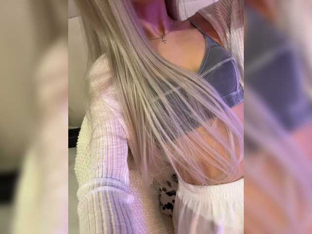 HollyPolly111's BongaCams show and profile