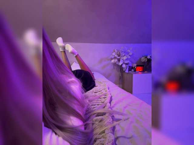 HollyPolly111 live cam on BongaCams