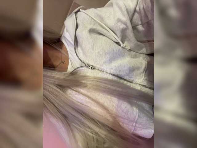 HollyPolly111 live cam on BongaCams