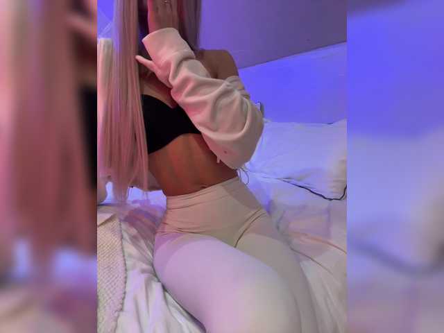 HollyPolly111 live cam on BongaCams