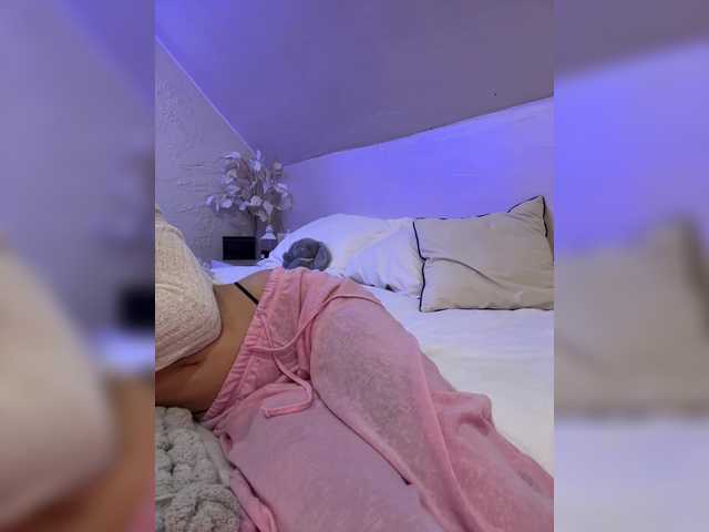 HollyPolly111 live cam on BongaCams