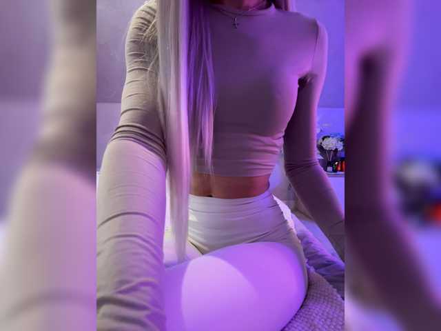 HollyPolly111 live cam on BongaCams