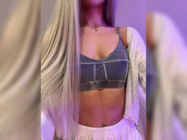 HollyPolly111's BongaCams show and profile