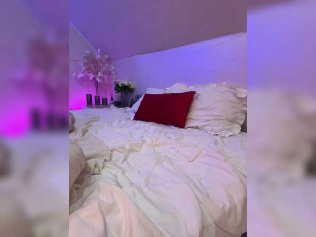 HollyPolly111 live cam on BongaCams