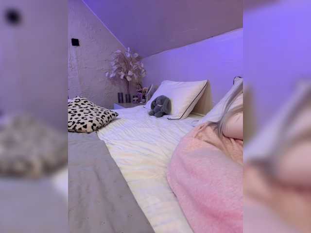 HollyPolly111 live cam on BongaCams