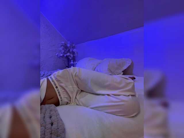 HollyPolly111 live cam