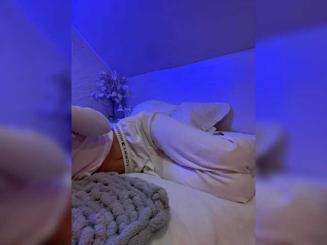 HollyPolly111 live cam