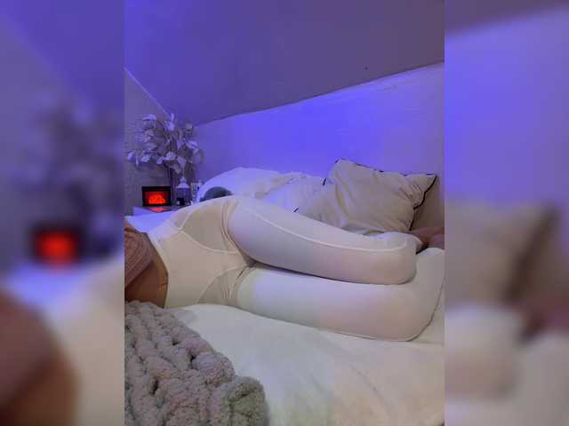 HollyPolly111 live cam on BongaCams