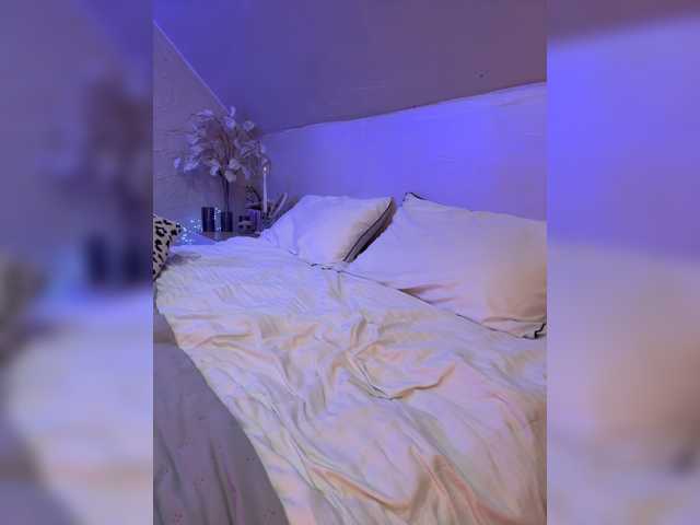 HollyPolly111 live cam on BongaCams