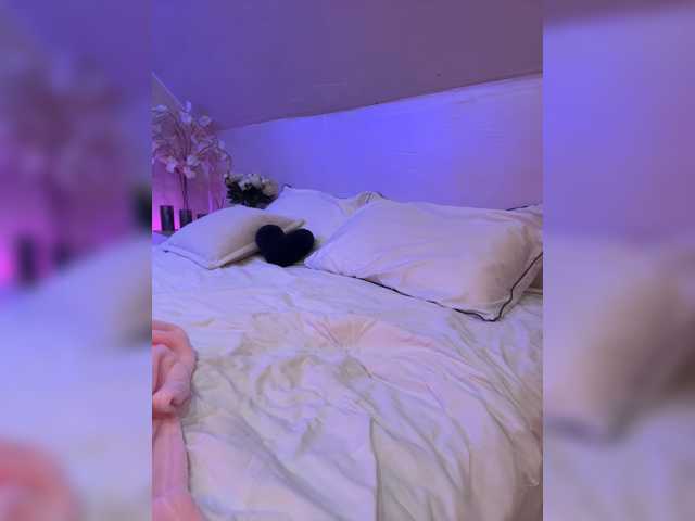 HollyPolly111 live cam on BongaCams
