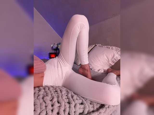 HollyPolly111 live cam on BongaCams