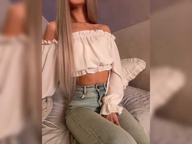 HollyPolly111 live cam on BongaCams