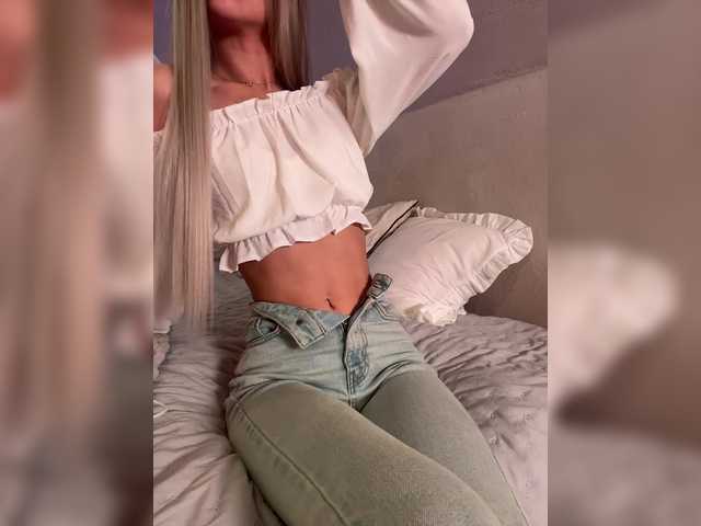HollyPolly111 live cam on BongaCams