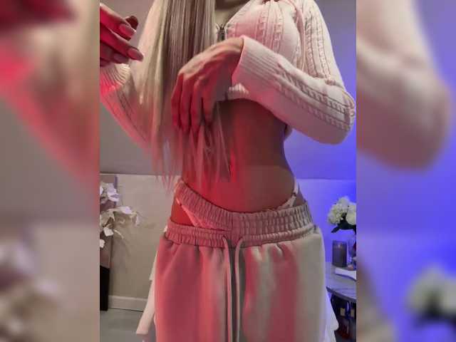  HollyPolly111 chat room