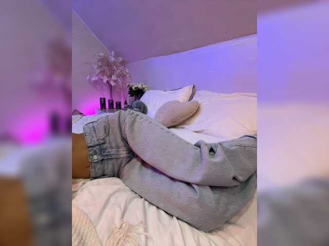 HollyPolly111 live cam on BongaCams
