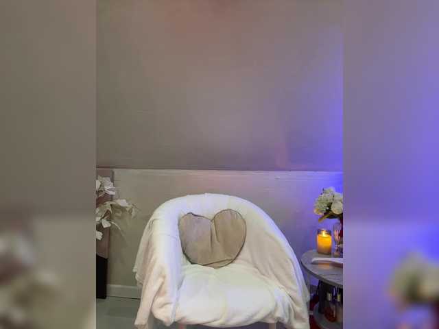 HollyPolly111's BongaCams show and profile