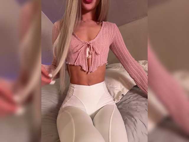HollyPolly111 live cam on BongaCams