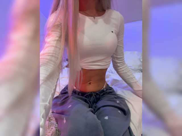 HollyPolly111 live cam on BongaCams